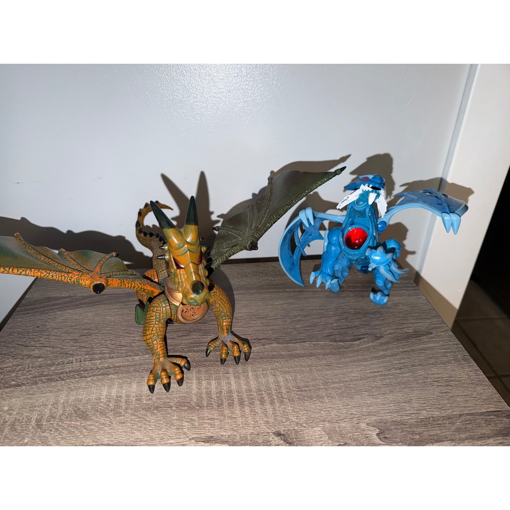 Mega Bloks Dragons Krystal Quest Metal Ages Action Figure Lot Blue Orange 2pc